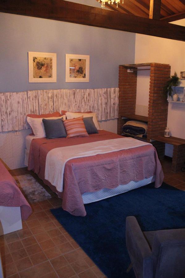 Chale Pico Agudo Hotel Santo Antônio do Pinhal Eksteriør billede